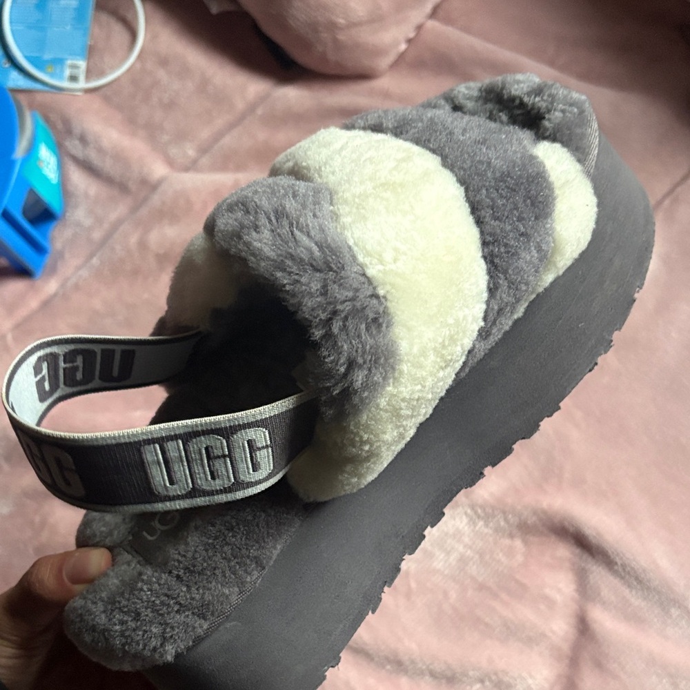 UGG Women Fluff Slide Slingback in Gray and Cream